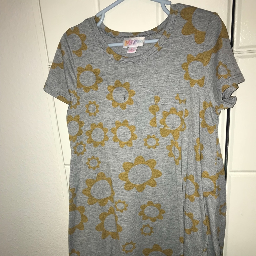 LuLaRoe Scarlett. Kids Carly 6